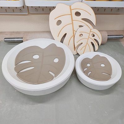 Bild "Reliefschablonen Keramik:Monstera-Demo-400.jpg"