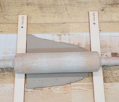 Bild "Tutorials Keramik:Tut-27-Schuessel-Schmetterling.jpg"