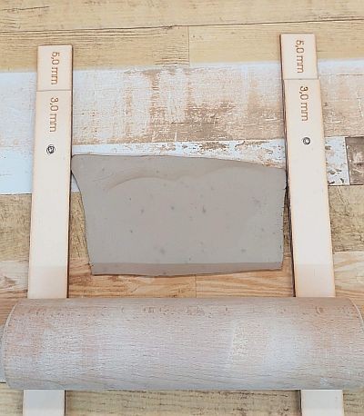 Bild "Tutorials Keramik:Tut-29-Schuessel-Schmetterling.jpg"