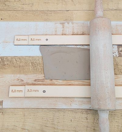 Bild "Tutorials Keramik:Tut-30-Schuessel-Schmetterling.jpg"