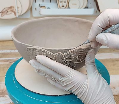 Bild "Tutorials Keramik:Tut-36-Schuessel-Schmetterling.jpg"