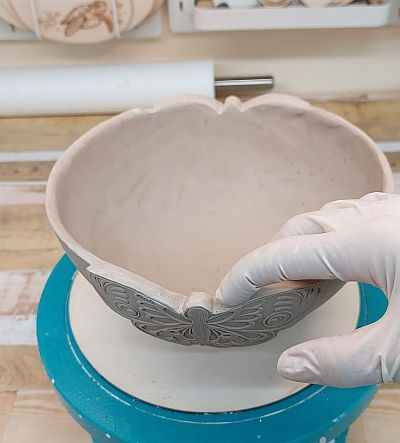 Bild "Tutorials Keramik:Tut-43-Schuessel-Schmetterling.jpg"