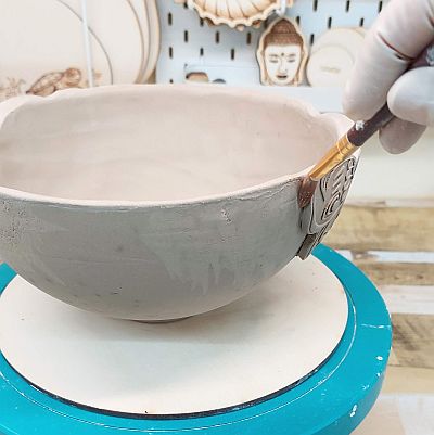 Bild "Tutorials Keramik:Tut-44-Schuessel-Schmetterling.jpg"