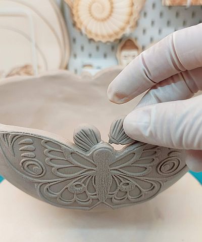 Bild "Tutorials Keramik:Tut-51-Schuessel-Schmetterling.jpg"